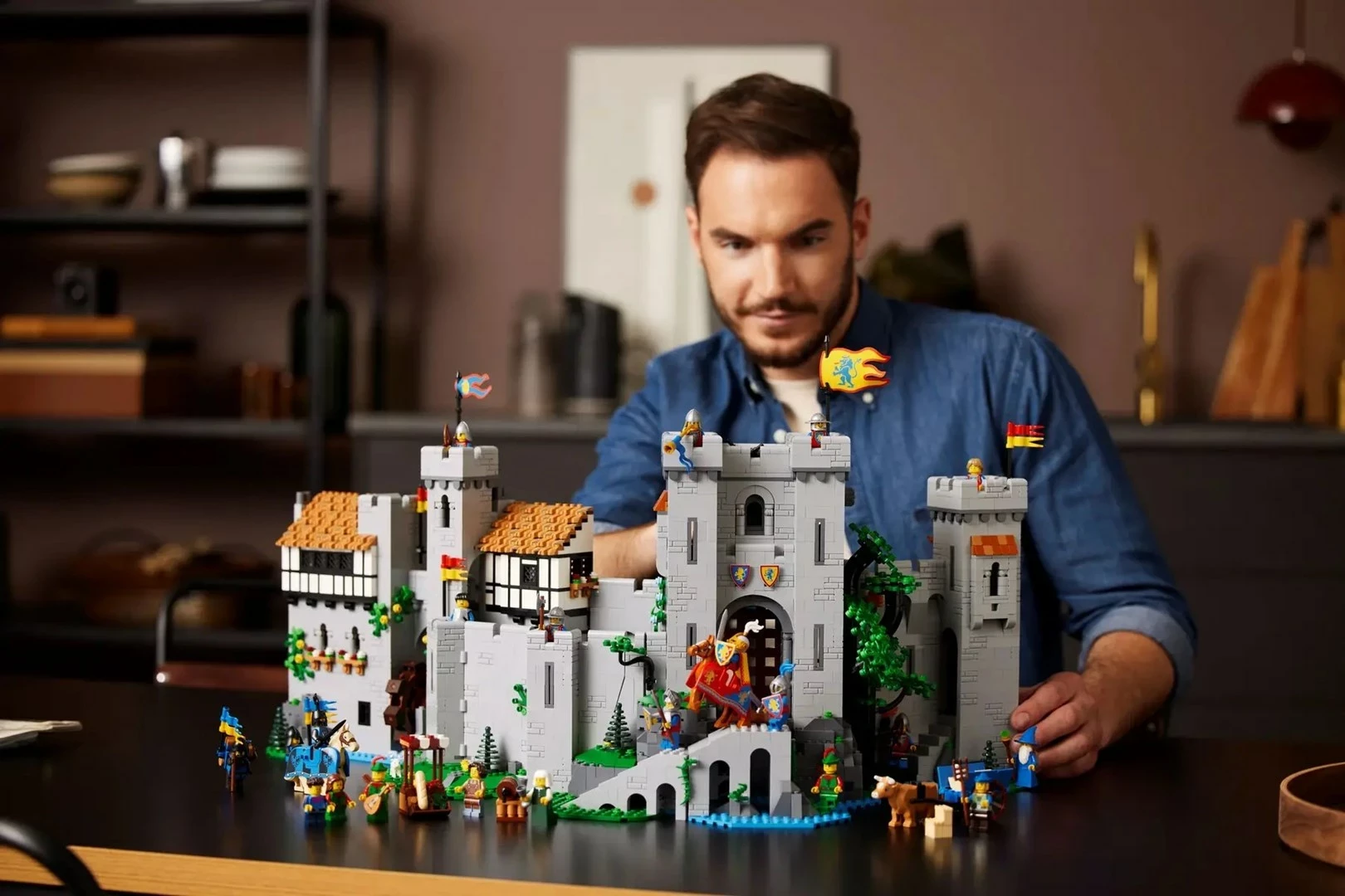 Set LEGO ICONS 10305 Lion Knights' Castle