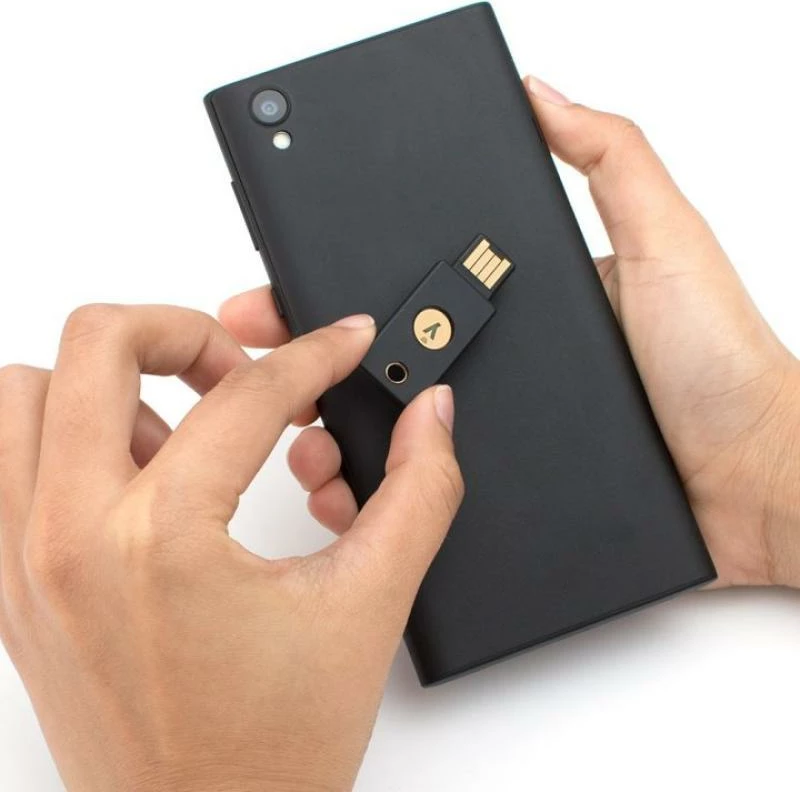 Çelës sigurie Yubico YubiKey 5 NFC, USB-A dhe NFC, autentikim me shumë faktorë, Blue