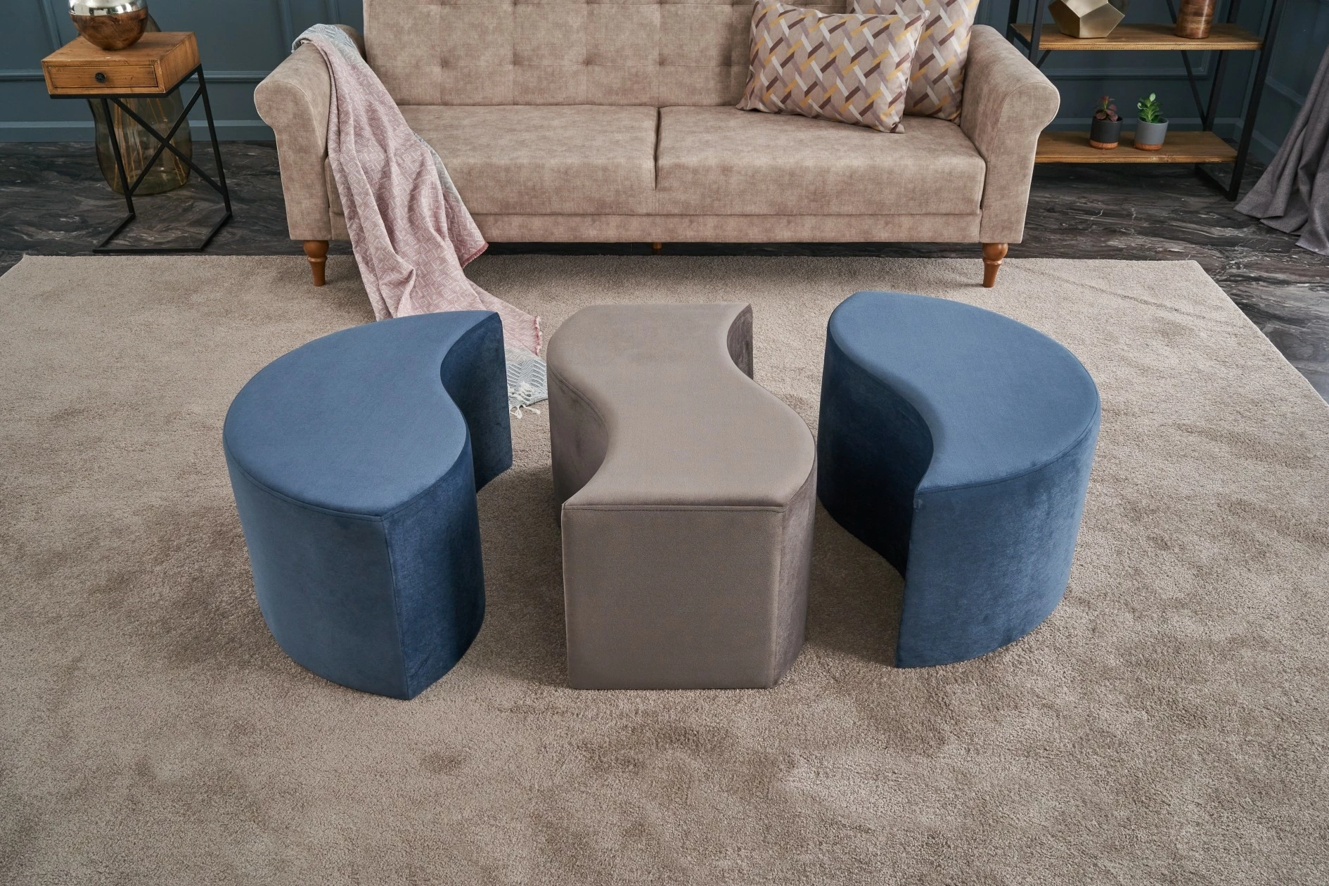 Puf modern Atelier del Sofa, Alya, ngjyrë kaltër dhe mink