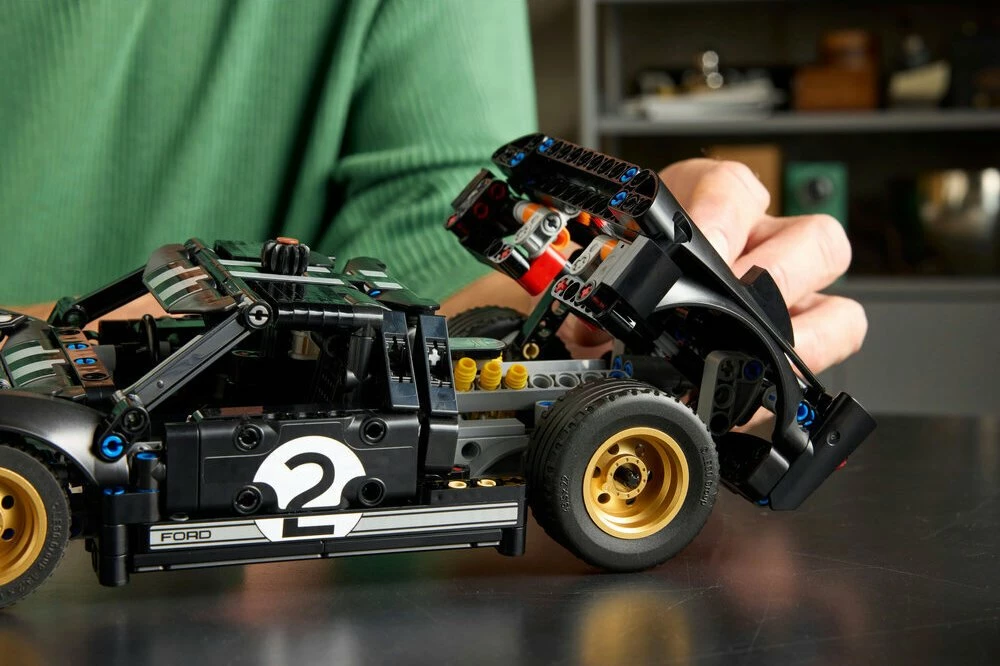 Set LEGO Technic veturë garash 1966 Ford GT40 MKII 42223, 793 copë, zi/argjend