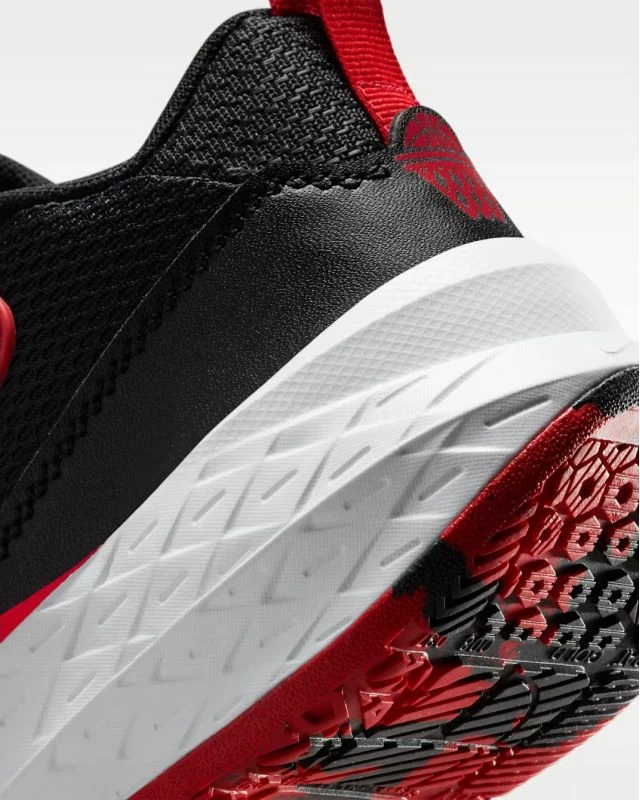 Atlete basketbolli Nike Team Hustle D 12 GS, të zeza [Madhësia: 36.5]