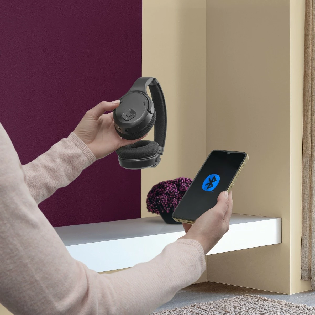 Kufje pa tela, Hama, 221847, over-ear 2.4 GHz me USB dongle, Bluetooth 2.0, me mikrofon, e zezë