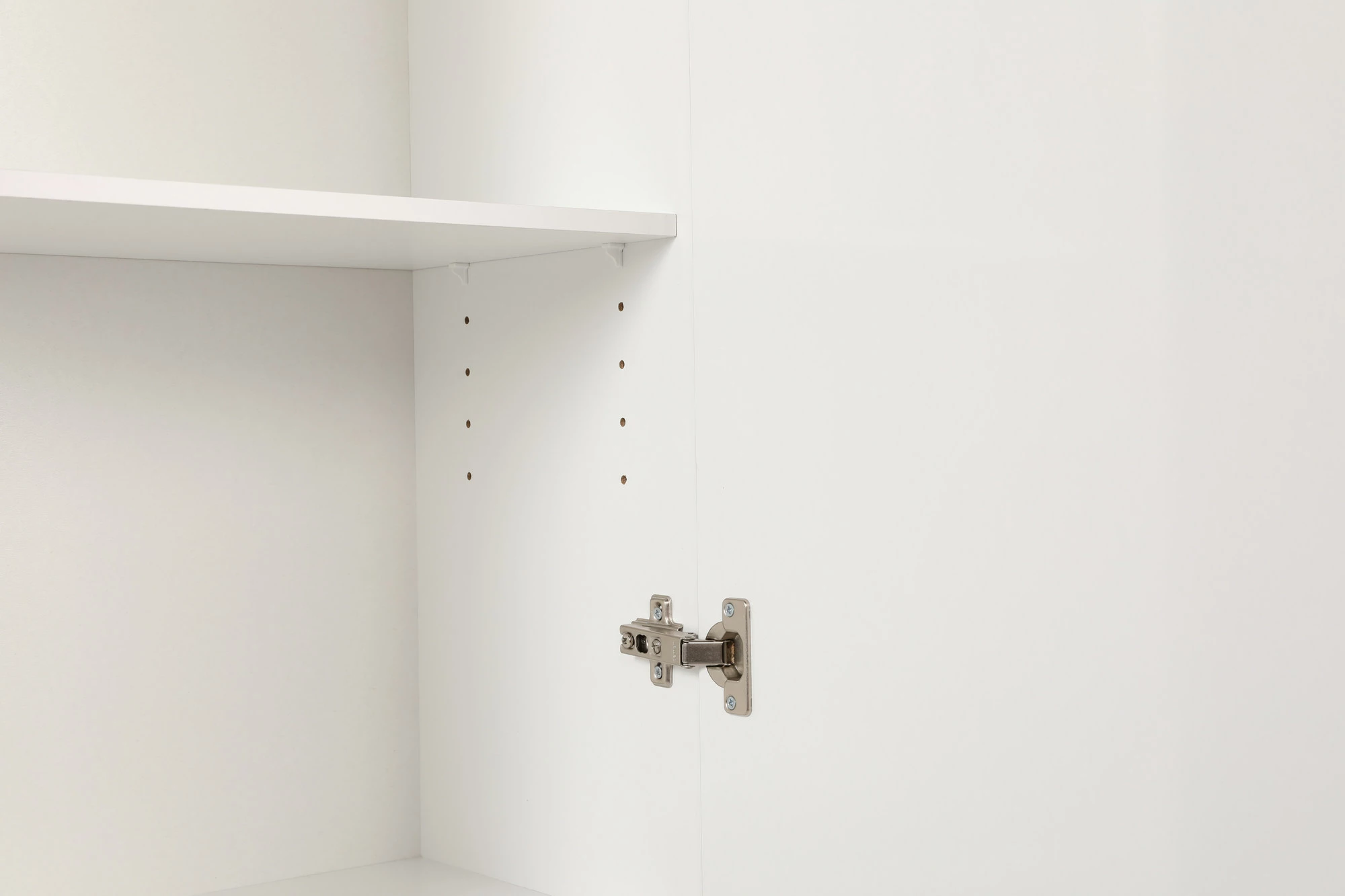 Dollap shumëpërdorimësh Hanah Home, Adr-405-Pp-1, ngjyrë e bardhë