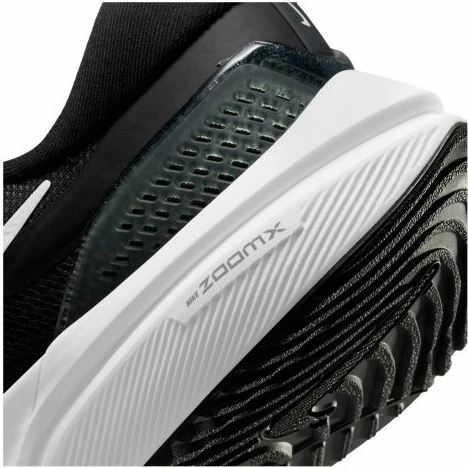 Atlete vrapimi Nike Air Zoom Vomero 16 M DA7245-001, të zeza [Madhësia: 43]