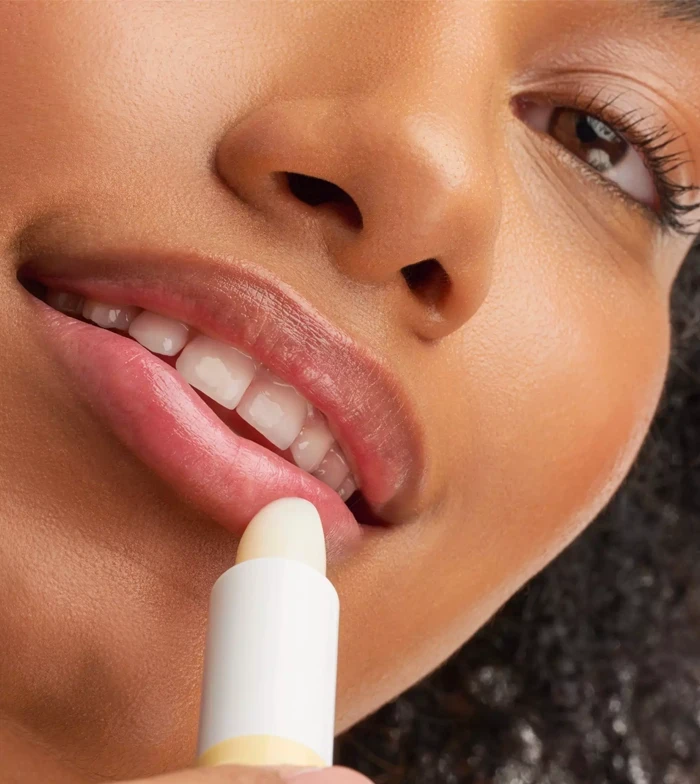 Balsam për buzë Essence Hydra oil core, Transparent, 3g