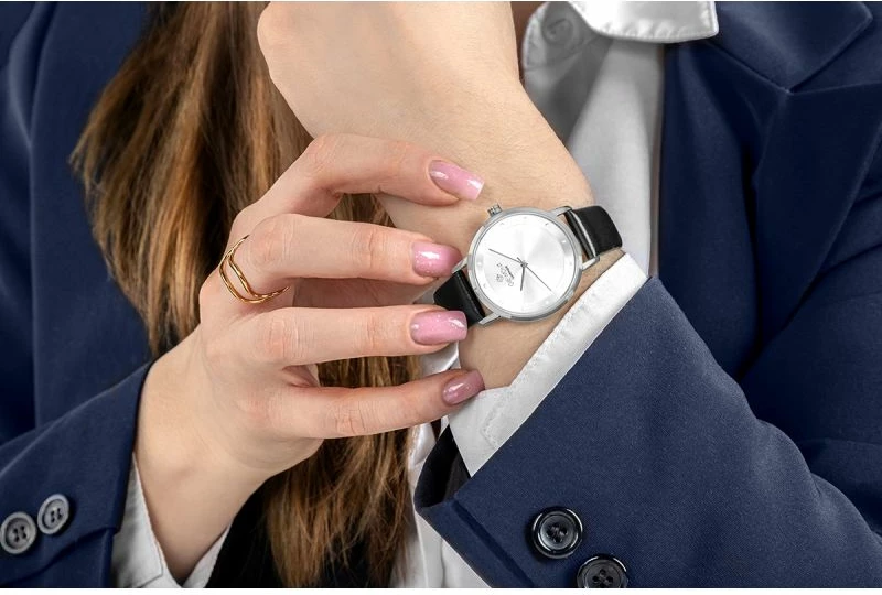 Orë dore femrash Giewont GW4130-A1, argjend, rrip lëkure e zezë