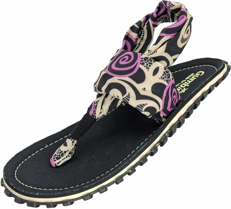 Papuqe për femra Gumbies, të zeza