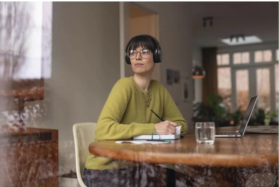 Kufje Philips TAH5209BK/00 Bluetooth 5.3, over-ear, 65 orë bateri, USB-C, mikrofon, të zeza