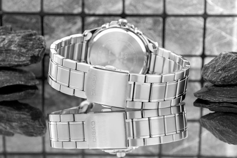 Orë dore për meshkuj CASIO, argjendtë