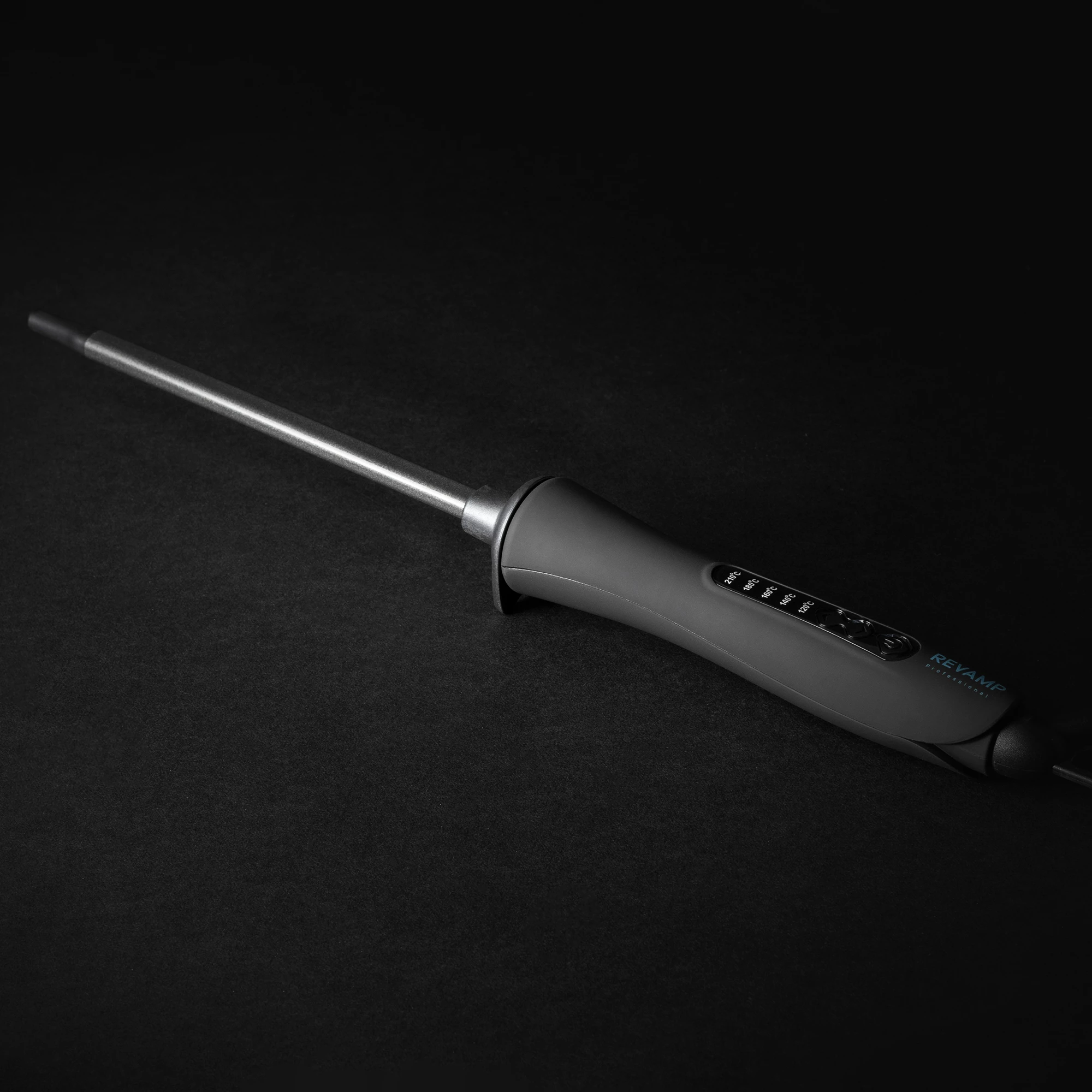 Shkop për kaçurrela Revamp Progloss Tight Curl Stick TO-1100, 10 mm, 120-210°C, i zi, me dorëzë rezistente ndaj nxehtësisë