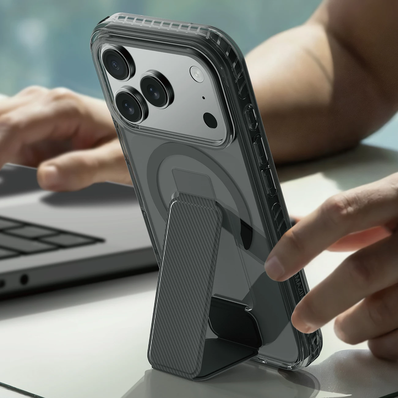 Mbështjellës AmazingThing Titan Pro Holder për iPhone 17 Pro Max, i zi, me mbajtëse, MagSafe