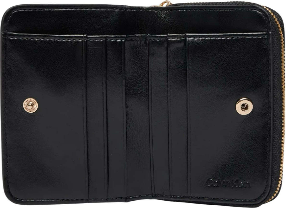 Portofol Calvin Klein CK CROC Medium Flap Zip Around LV04F1095G për femra, i zi