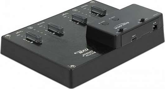 Docking station DeLOCK M.2 për 4x NVMe PCIe SSD, USB-C 10 Gbit/s, me klonim, e zezë