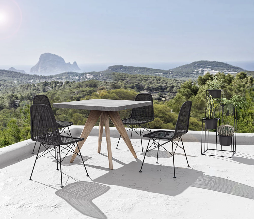 Karrige Denmark, e zezë, 44x57x81cm