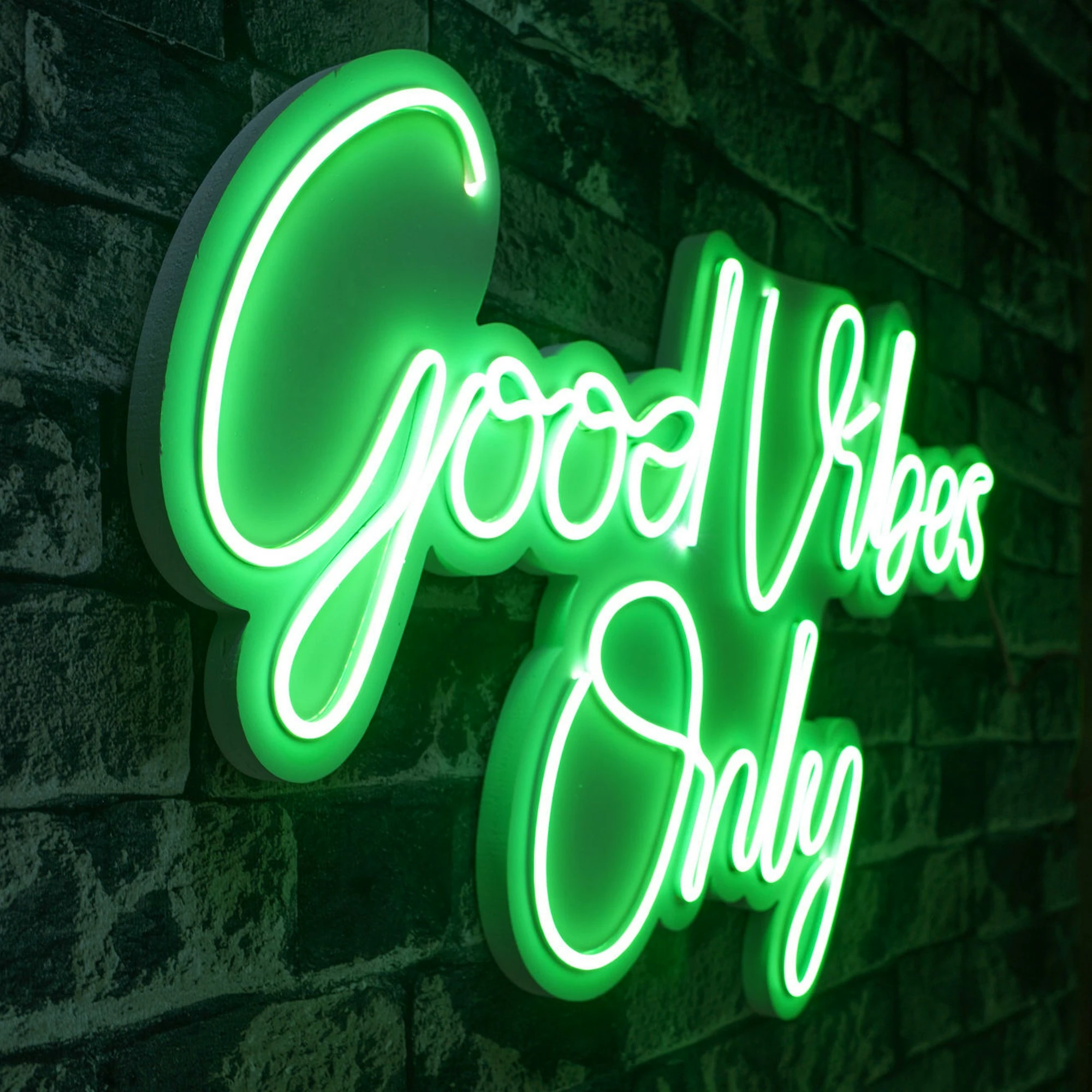 Dekor dritash LED plastike, Good Vibes Only, ngjyrë e gjelbër