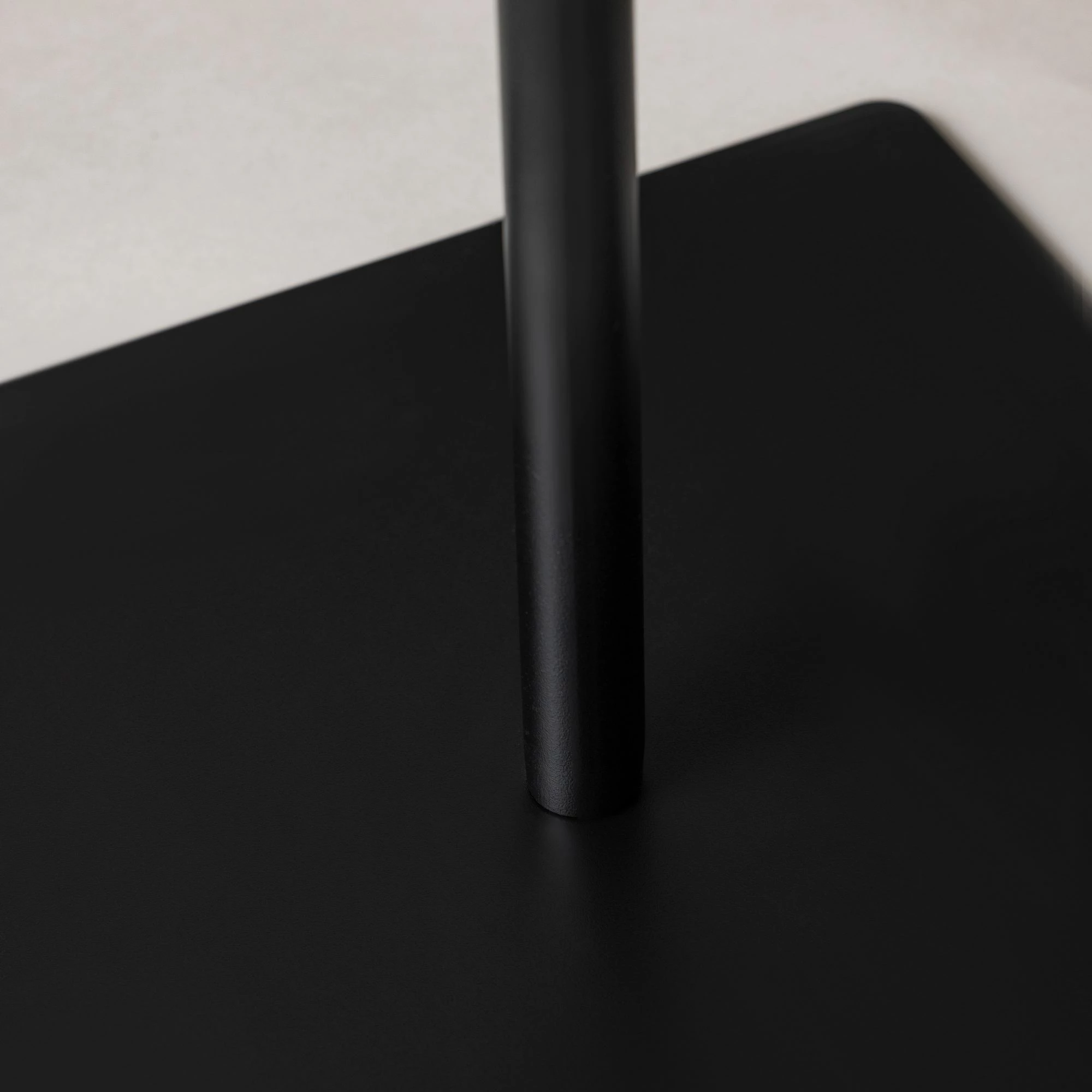 Set tavolinash kafeje Skye Decor, elegante 2 copë, e zezë, bronzi