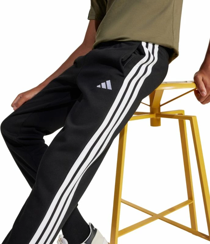 Pantallona sportive fëmijë adidas Essentials JJ3540, të zeza [Madhësia: 140 cm]
