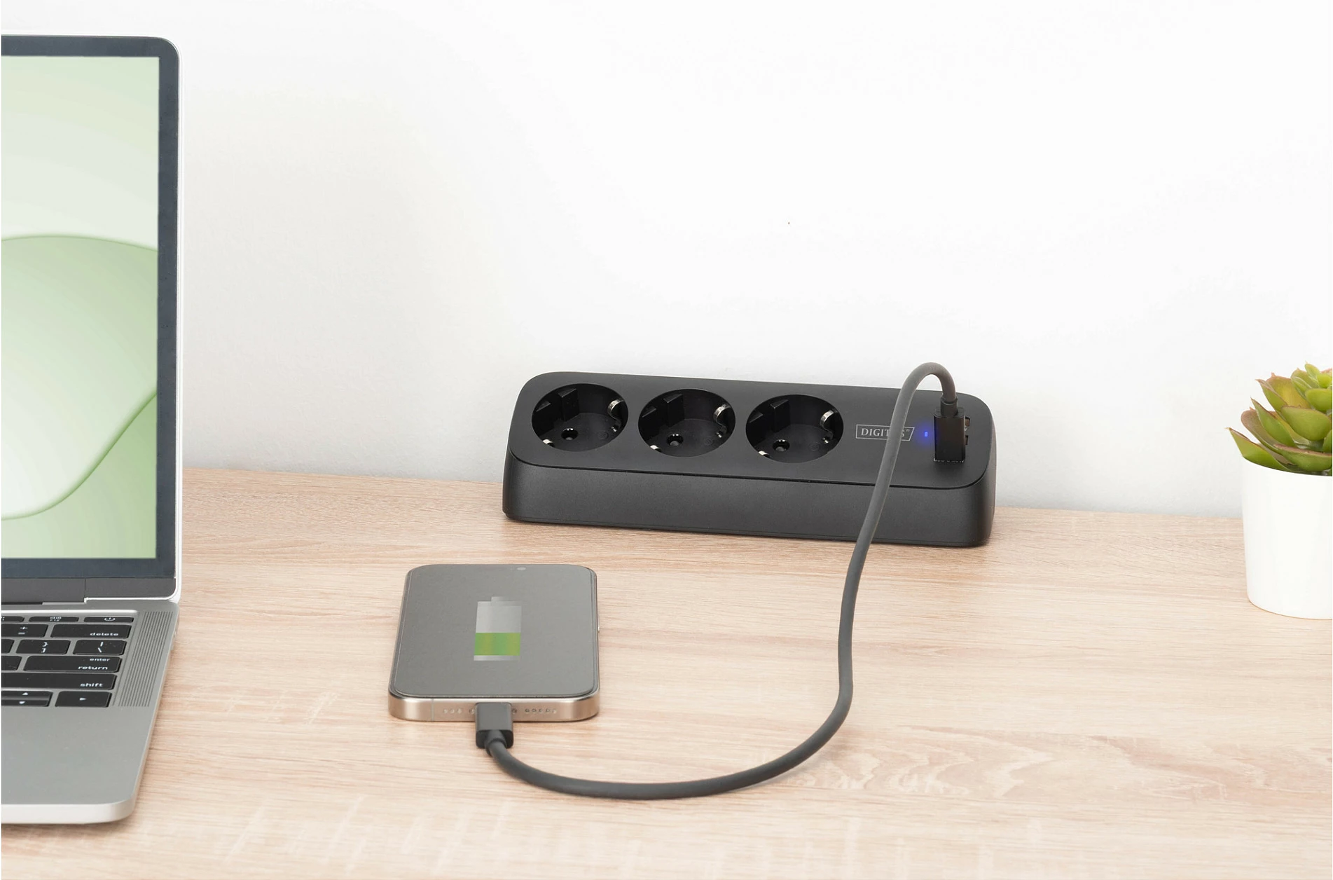 Zgjatues rryme Digitus, 3 prizë + 2x USB-A 12W + USB-C 30W, kabllo 1.5m, i zi