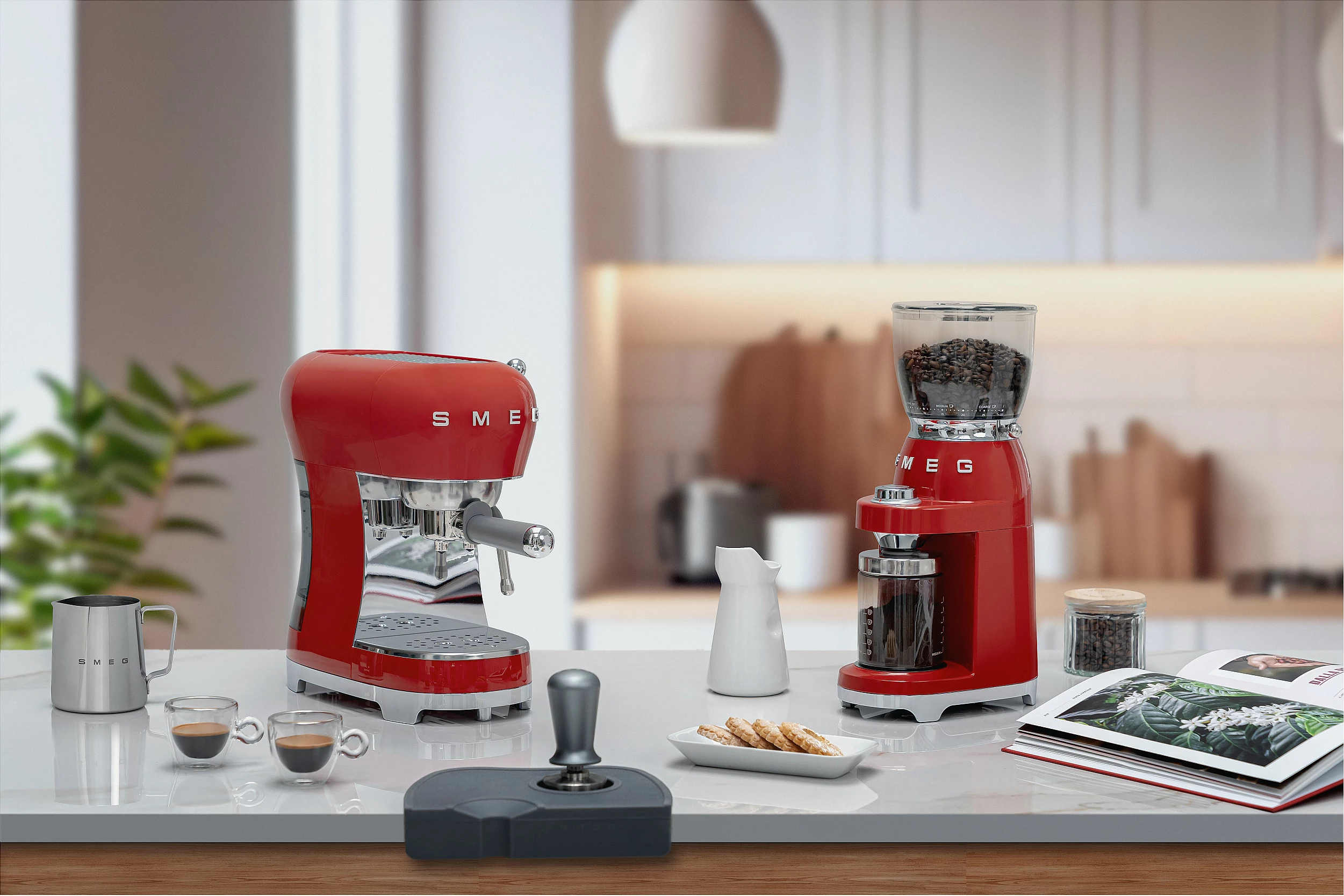 Makinë espresso Smeg ECF02RDEU, e kuqe