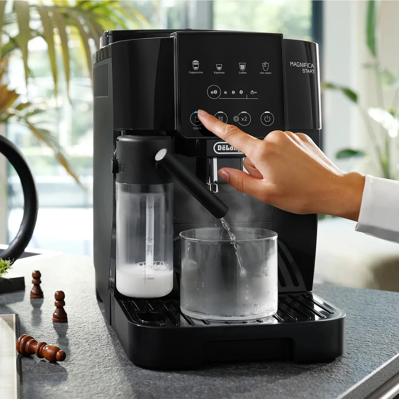 Makineri kafeje automatike, DeLonghi, Magnifica Start ECAM220.60.B, 15 bar, rezervuar 1.8L, mulli 13 nivele, ekran LED, e zezë