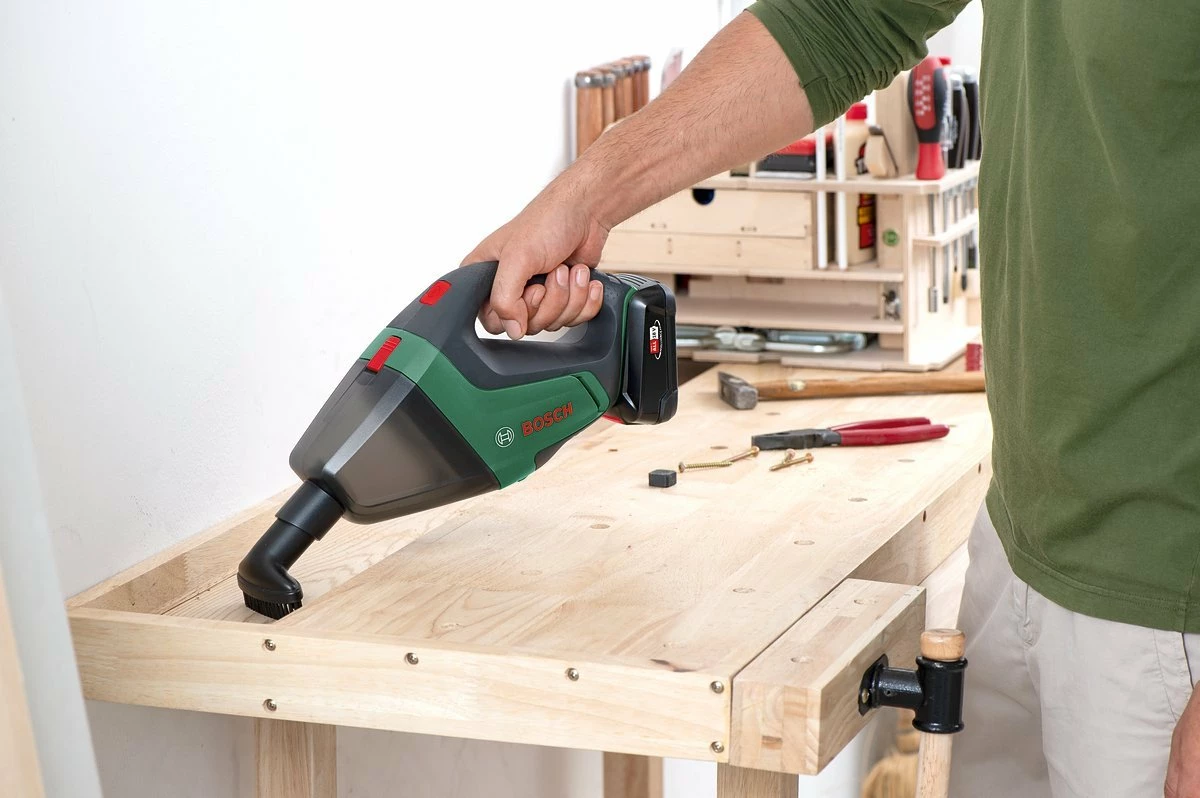 Fshesë me vakum dore Bosch UniversalVac 18, 18 V, 500 ml, jeshile