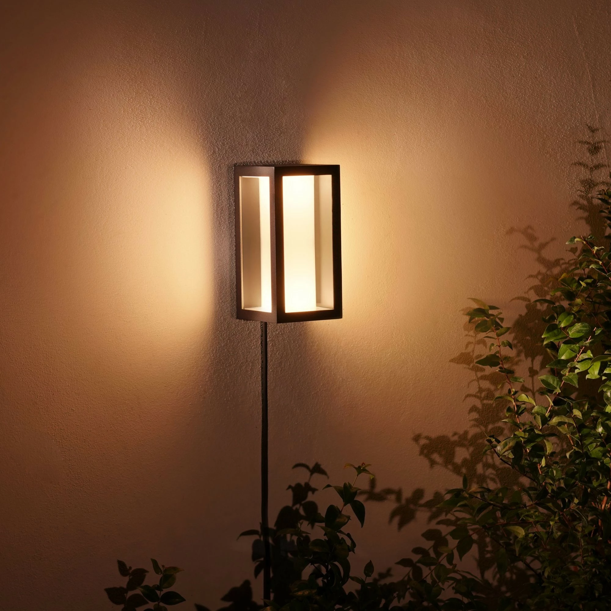 Dritë muri Philips Hue Impress, LED, e zezë, ngjyra të ndryshme