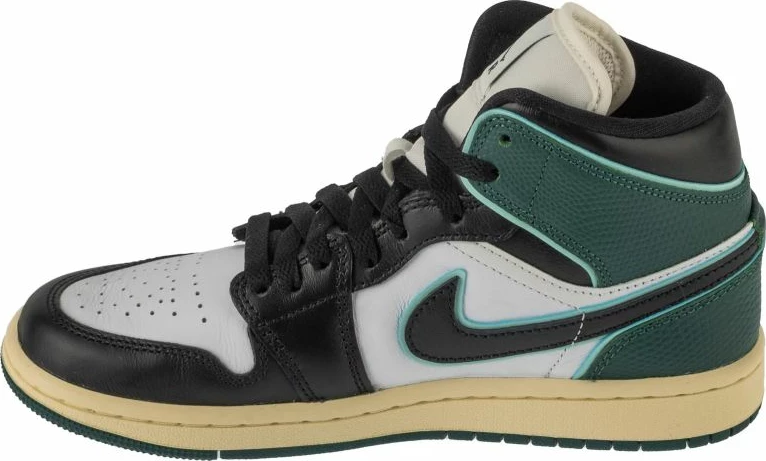 Atlete për femra Nike Jordan, shumëngjyrëshe