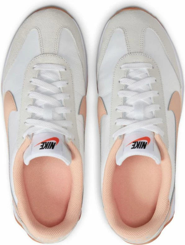 Atlete Nike për femra, të bardha