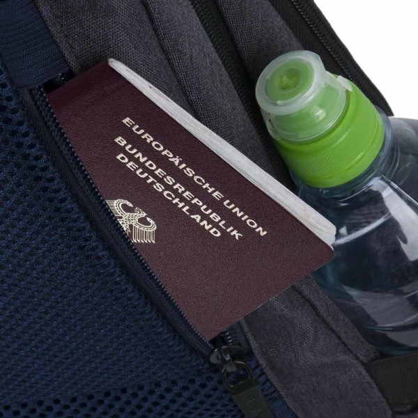 Çantë shpine për laptop RIVACASE 7760 15.6\", e zezë