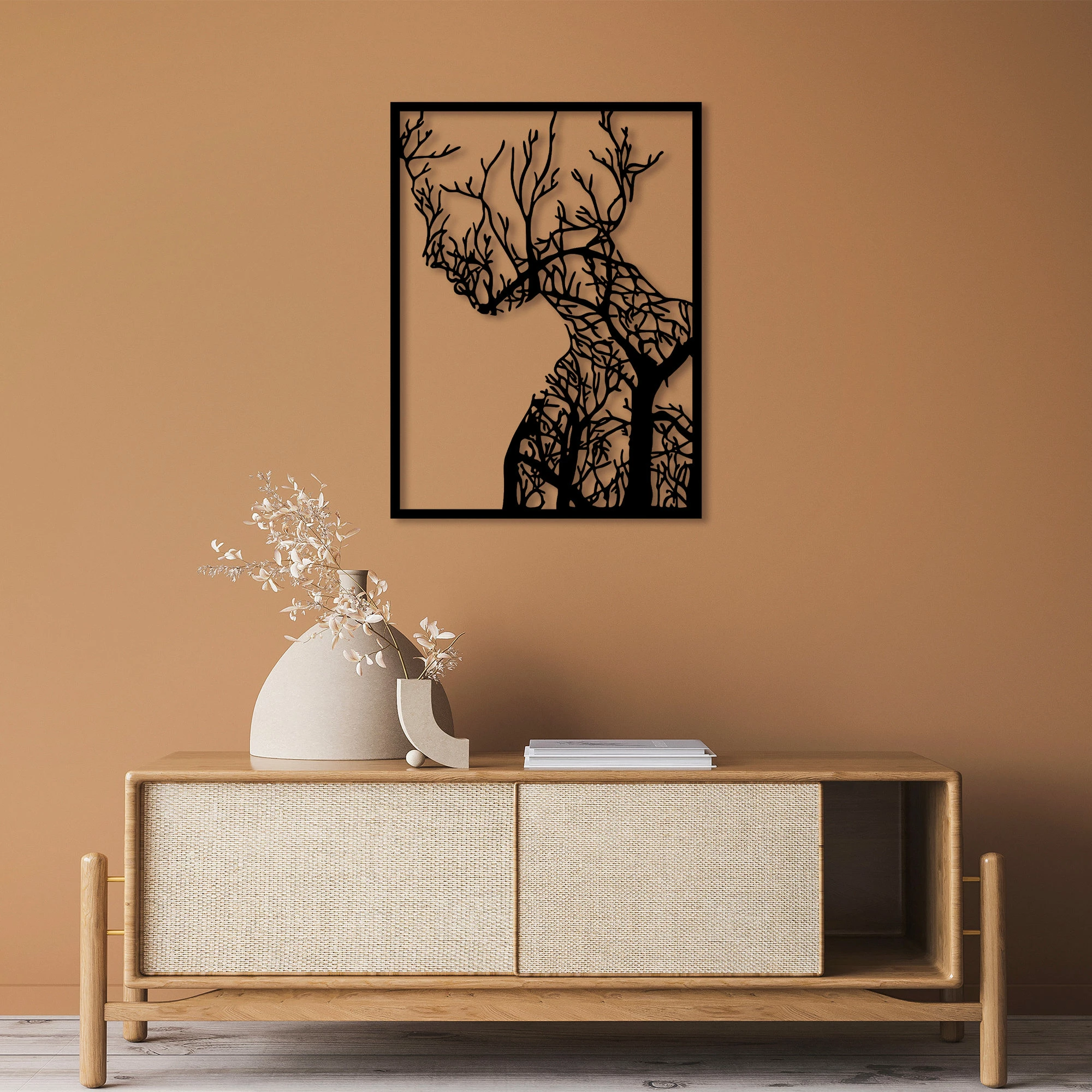 Aksesor dekorativ metalik për mur, Wallity, grua pemë, 52x70cm