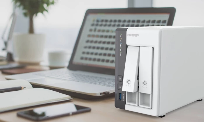 NAS server QNAP TS-216G, 2-bay (2 disqe), 4GB RAM, 2.5GbE, bardhë