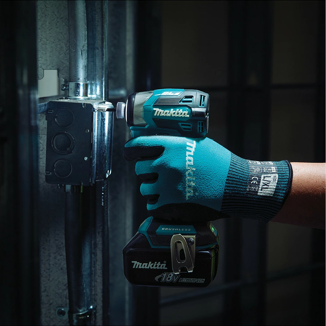 Vidator me goditje Makita DTD173Z, 18V Li-Ion, 1/4", 180 Nm, brushless, me dritë LED, zi/kaltër