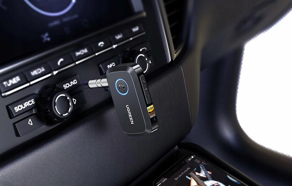 Adapter Bluetooth marrës Ugreen 55546, Bluetooth 6.0, LDAC Hi-Res, AUX 3.5mm, USB-C, bateri deri 17 orë, i zi