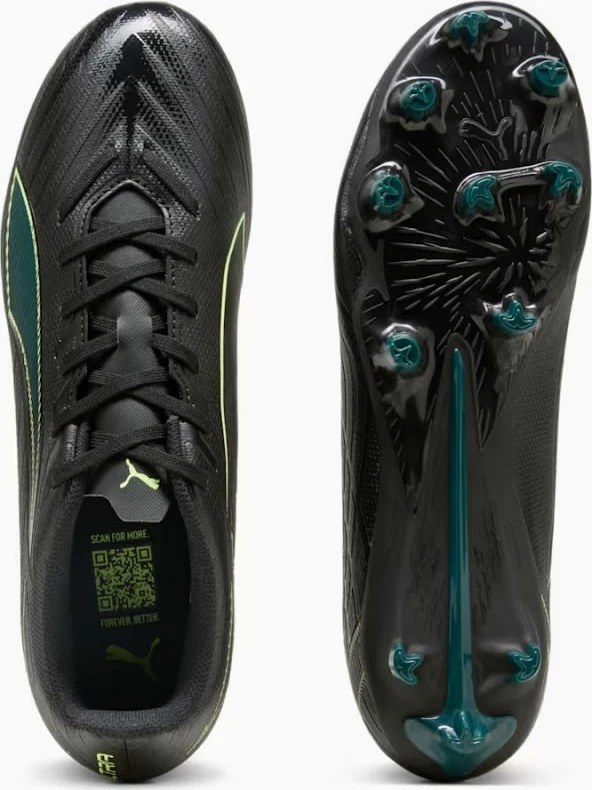 Atlete futbolli Puma, të zeza