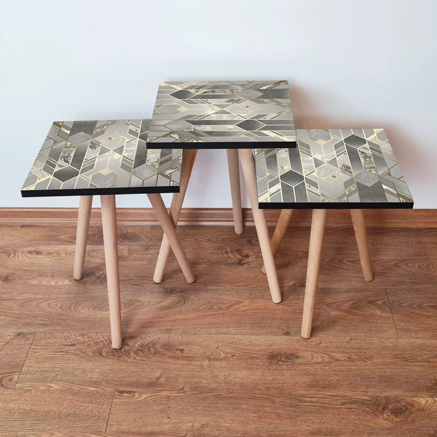 Set tavolinash ndihmëse, 3 copë, Skye Decor, gri dhe ari, 3Shp134