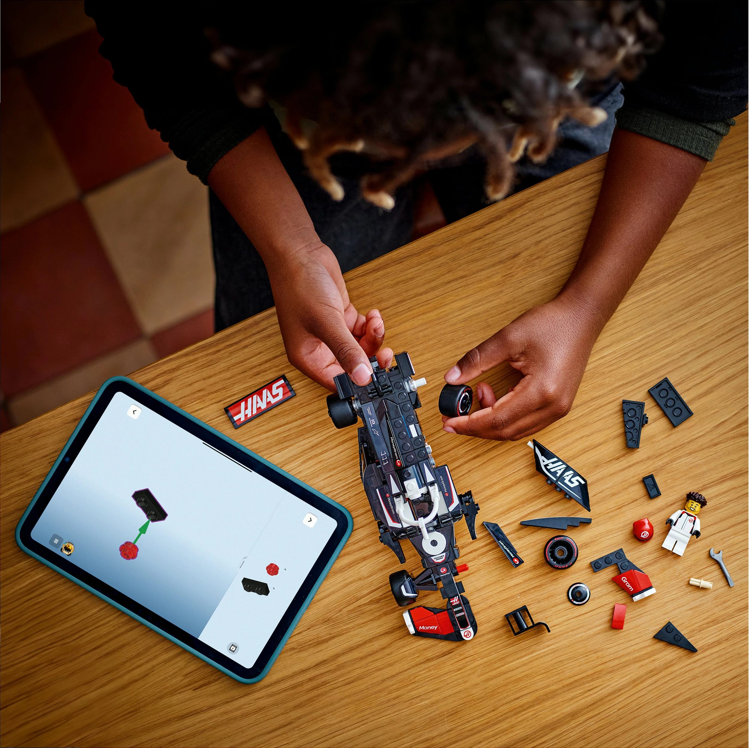 Set ndërtimi LEGO MoneyGram Haas F1 Team VF-24, 242 pjesë, shumëngjyrësh