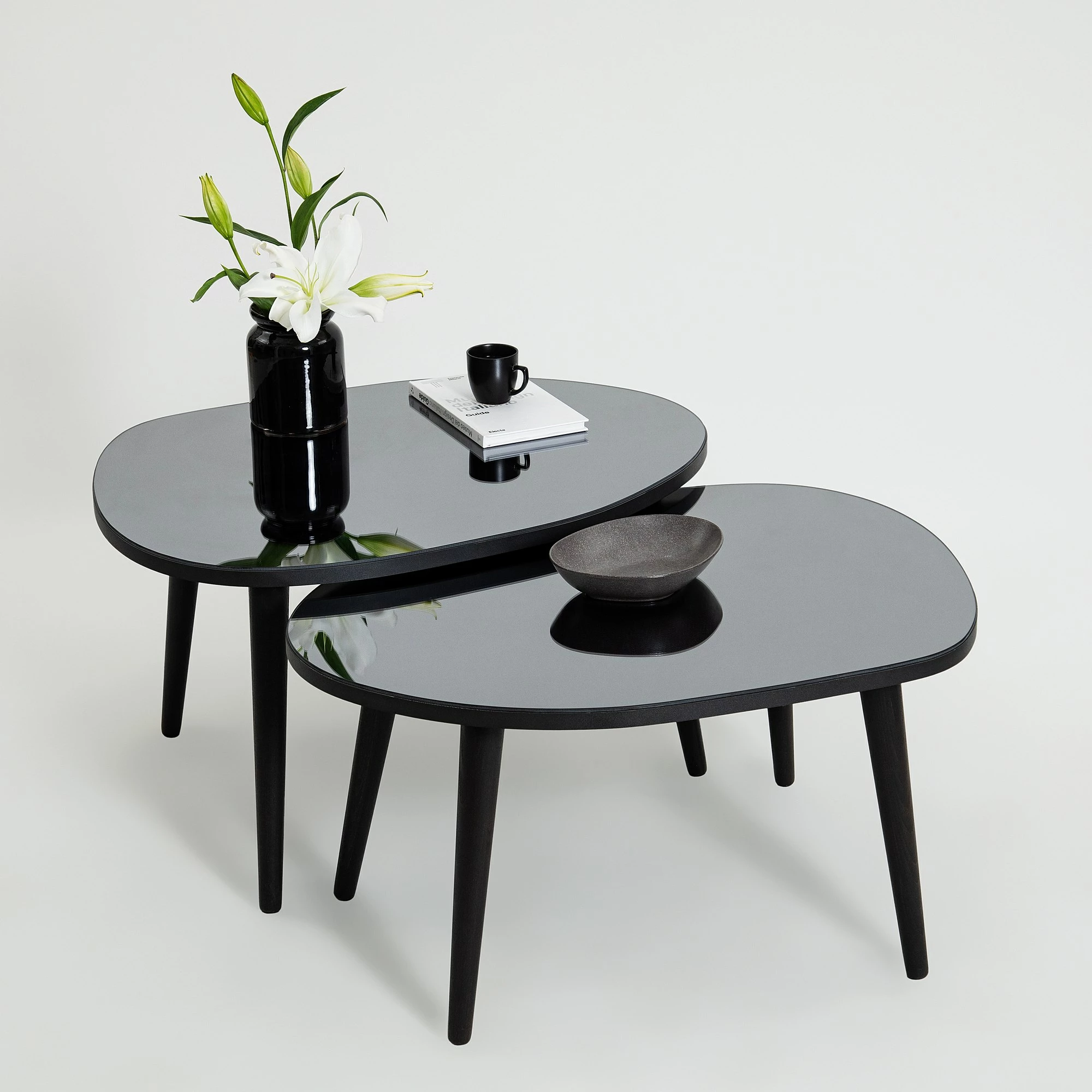 Set tavolinash të mbivendosura Hanah Home, Gusto, 2 copë, ngjyrë e zezë dhe fume