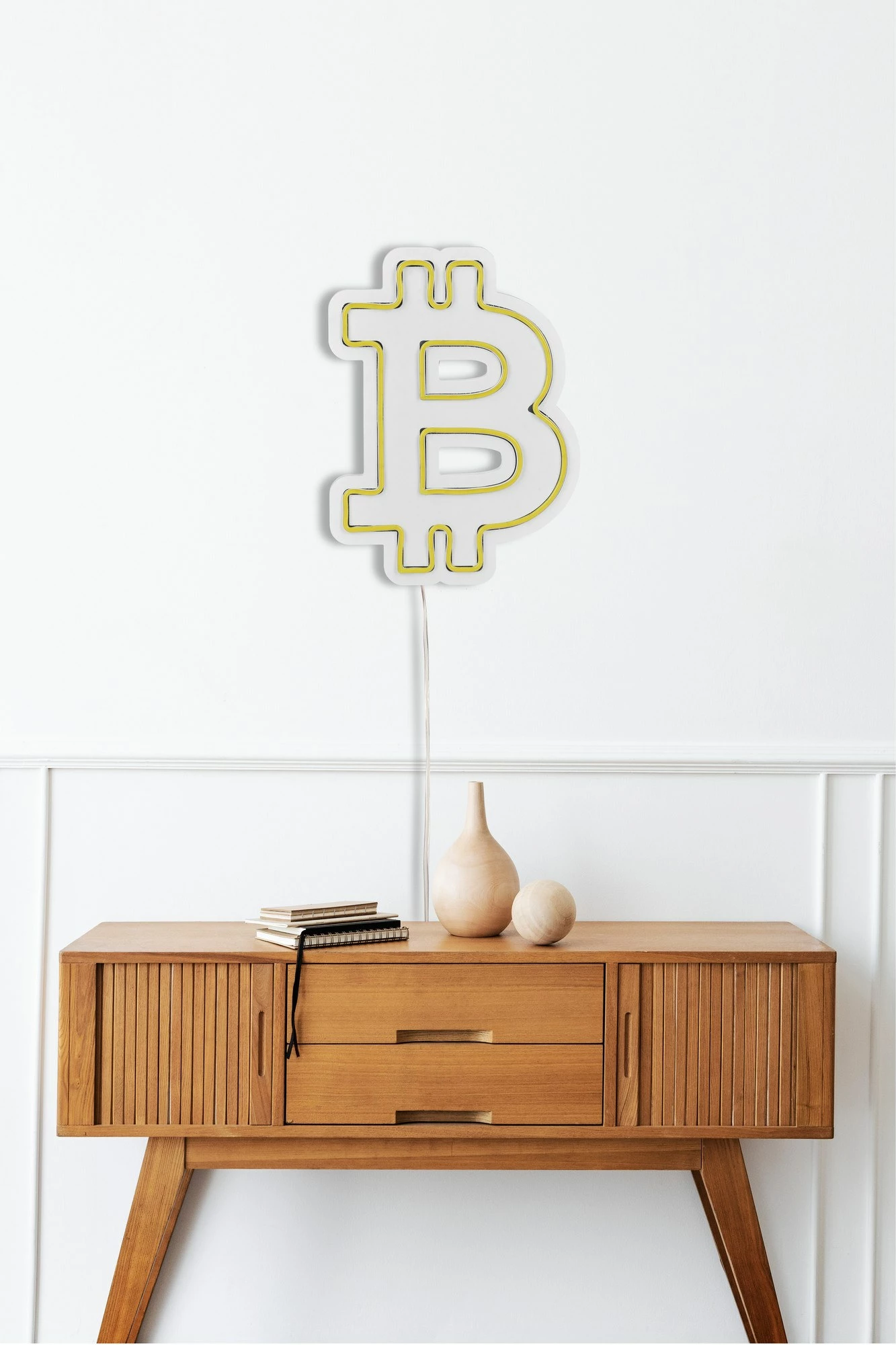 Dritë dekorative plastike LED, simbol Bitcoin, e verdhë