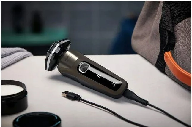 Makinë rroje elektrike Philips S5886/38, seri 5000, kafe + mbështjellës