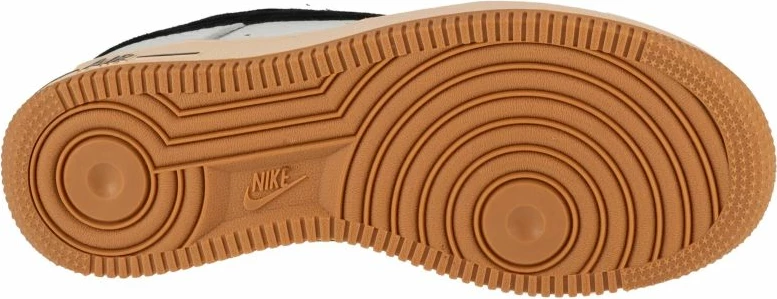 Atlete Nike për femra, të bardha