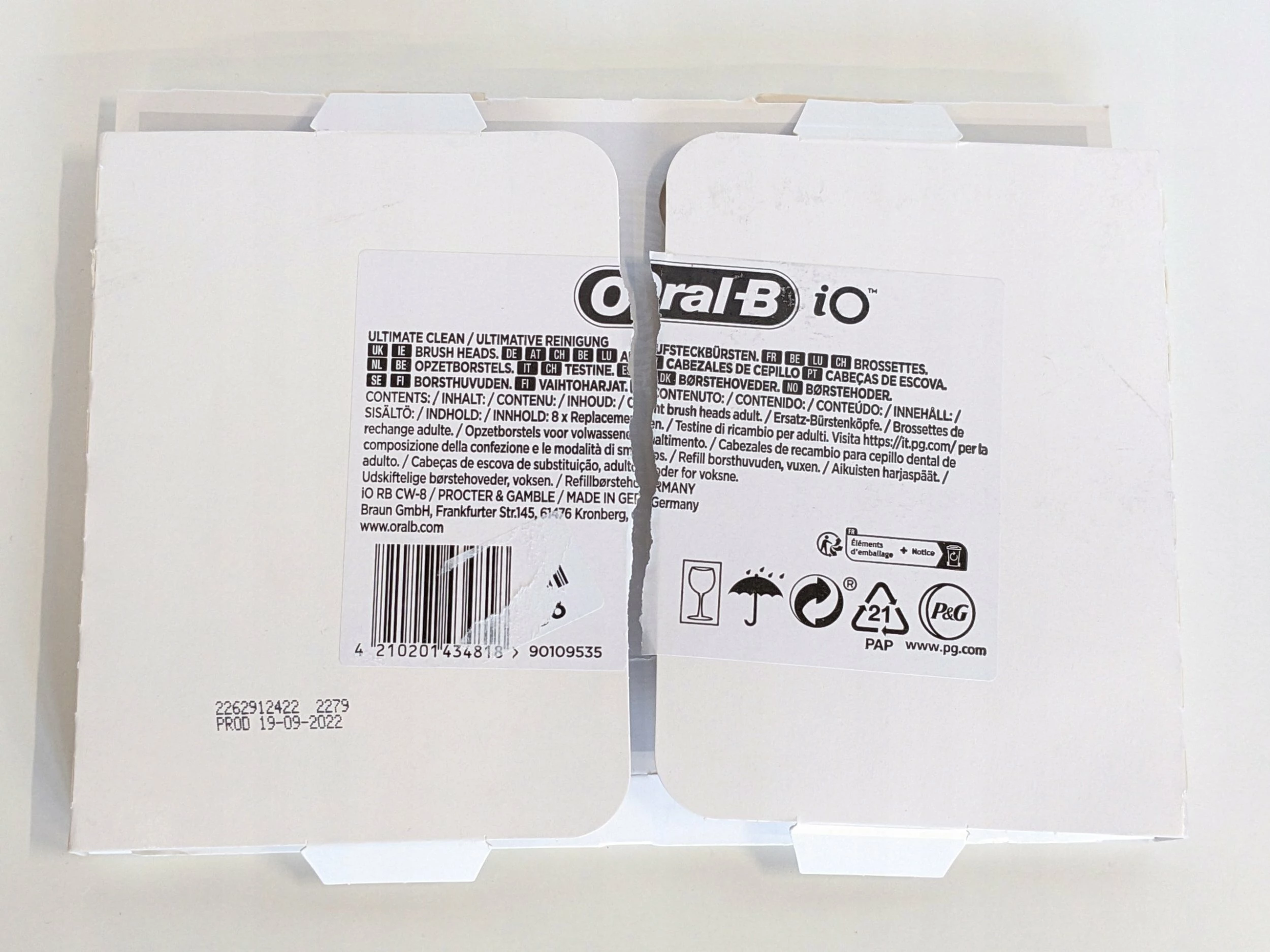 Koka zëvendësuese për furçë elektrike Oral-B iO Ultimate Clean 8 copë, e bardhë