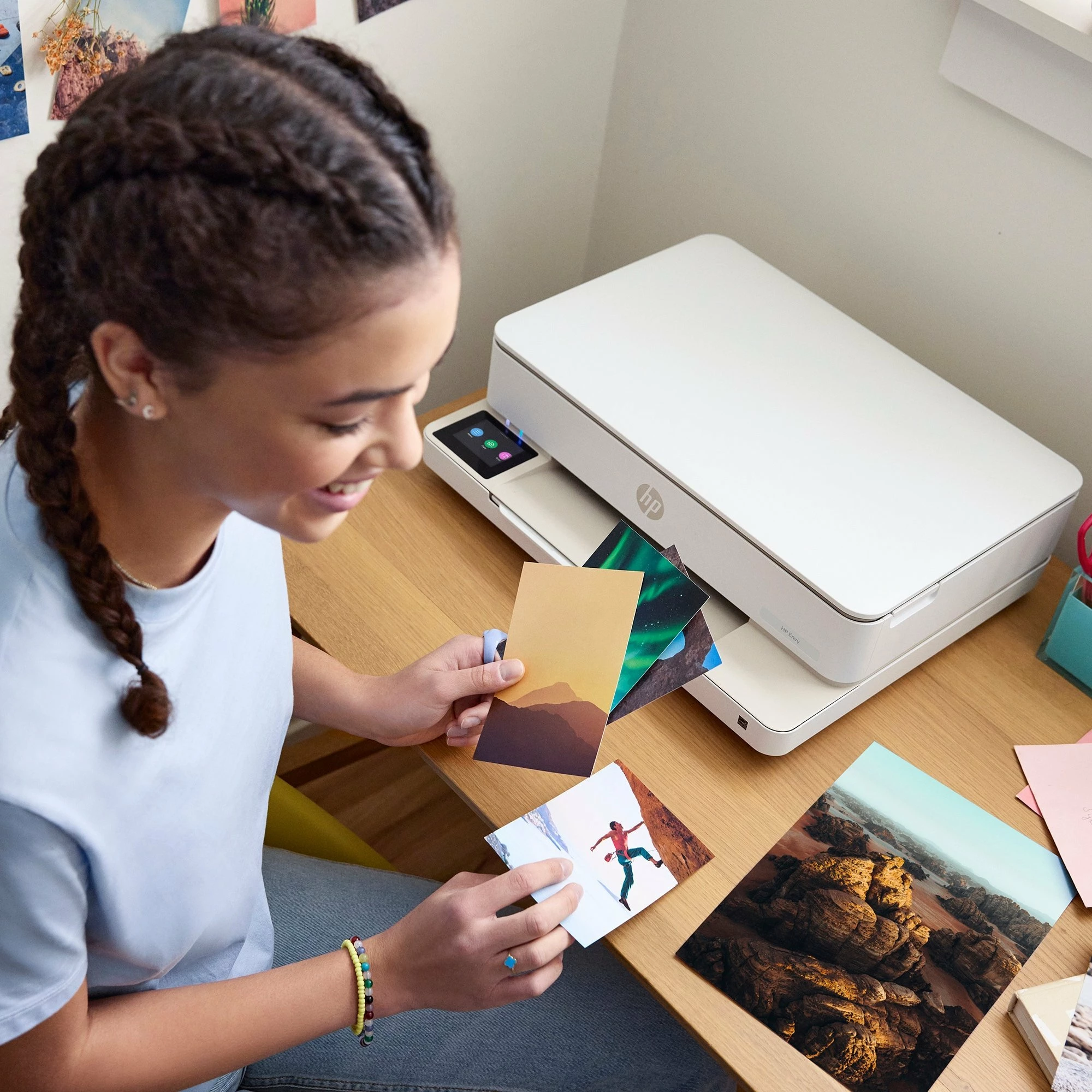 Printer multifunksional HP ENVY 6120e (714L8B) A4, inkjet, Wi‑Fi, printim dyanshëm, ekran me prekje, bardhë/bezhë