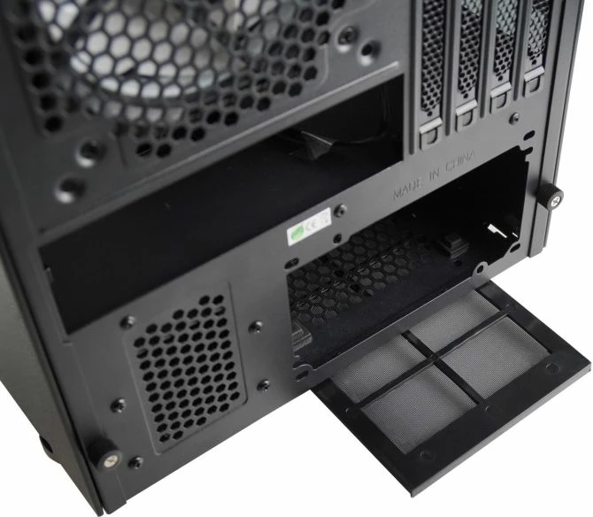 Kasë CHIEFTEC Chieftronic M2 GM-02B-OP mATX/mini-ITX, tempered glass, A-RGB, USB 3.0, e zezë