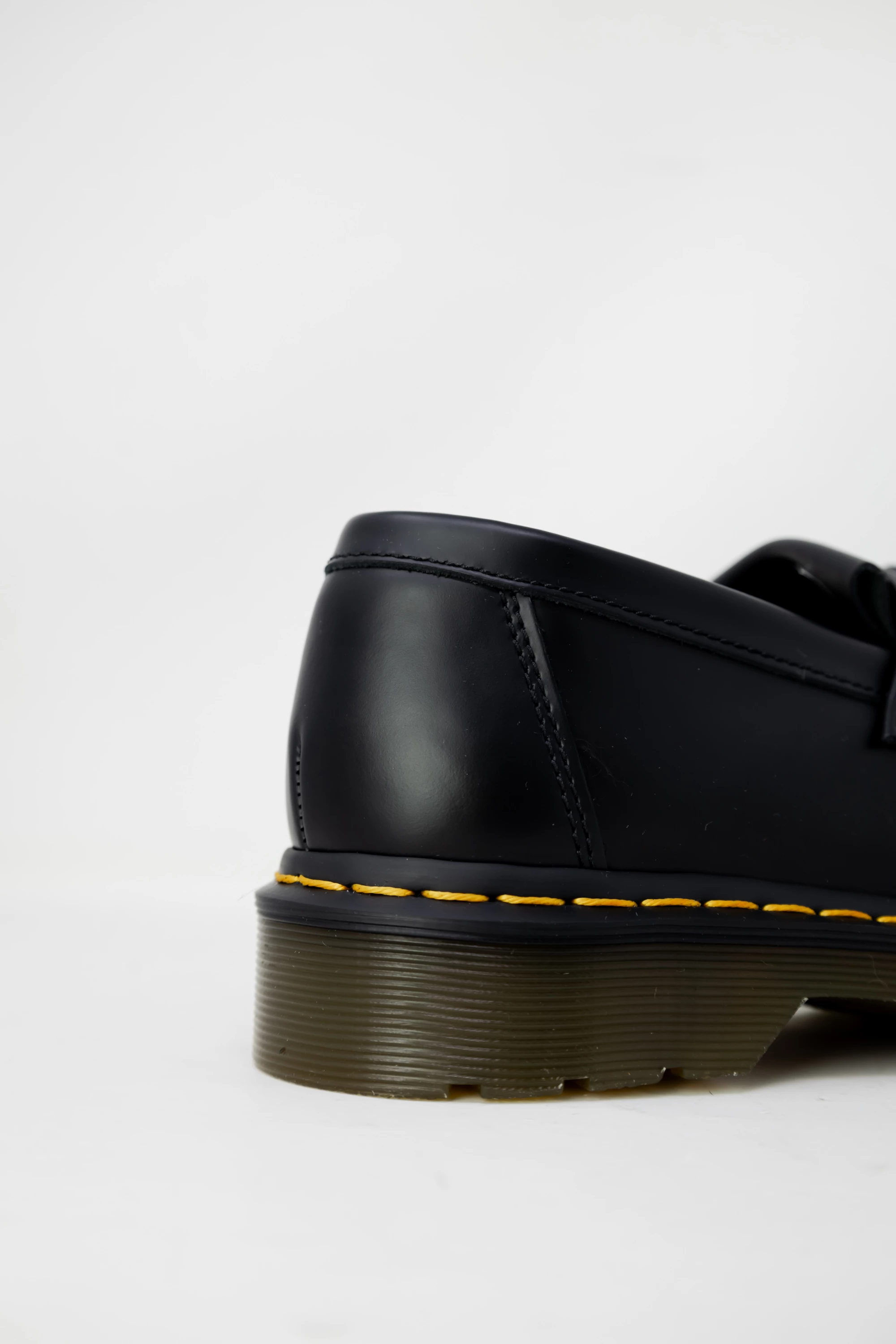 Këpucë për meshkuj Dr. Martens Adrian Ys Smooth 22209001, të zeza [Ngjyra: 44]