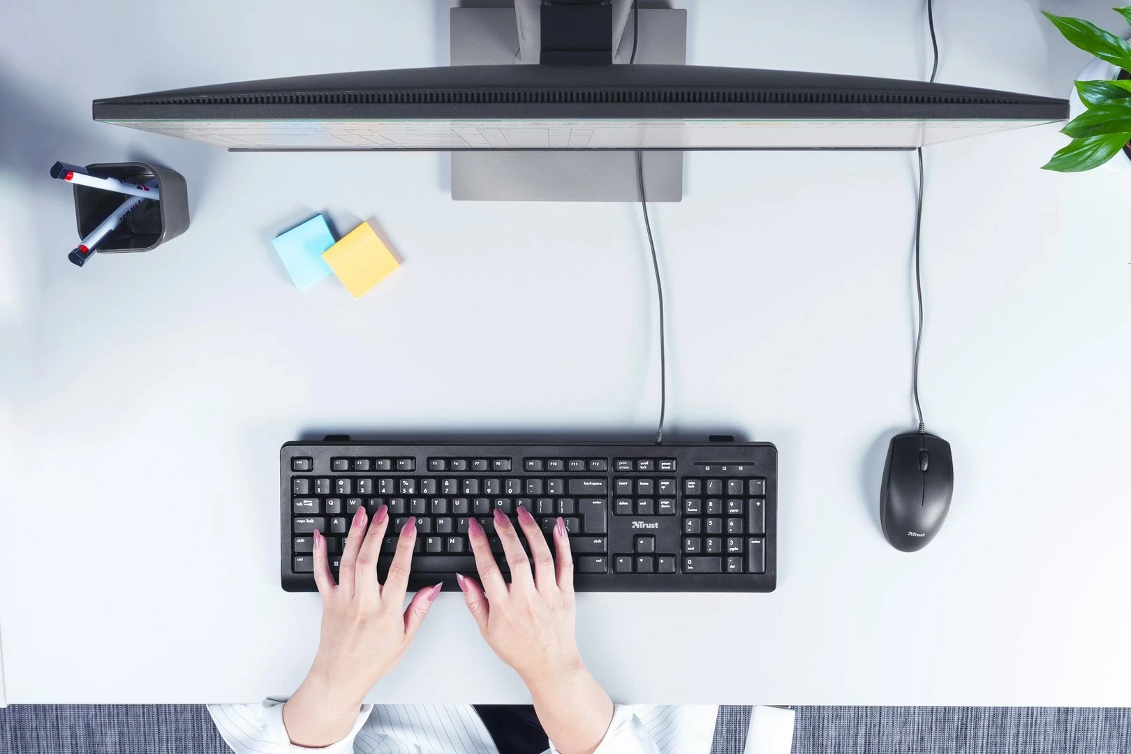 Tastaturë Trust TK-150 USB QWERTY, E zezë