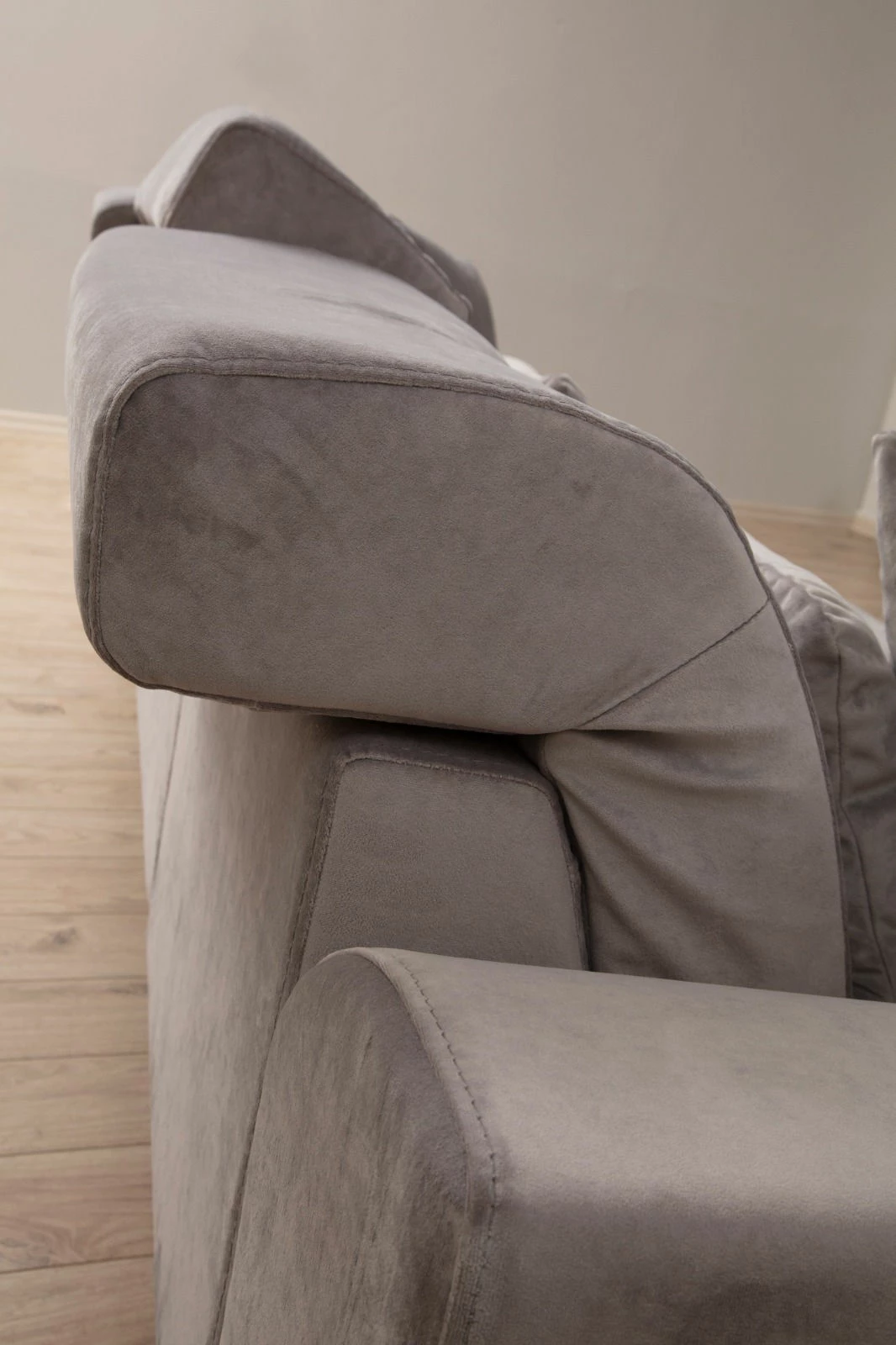 Divan dy ulëshe Atelier del Sofa, Frido, ngjyrë gri e çelët