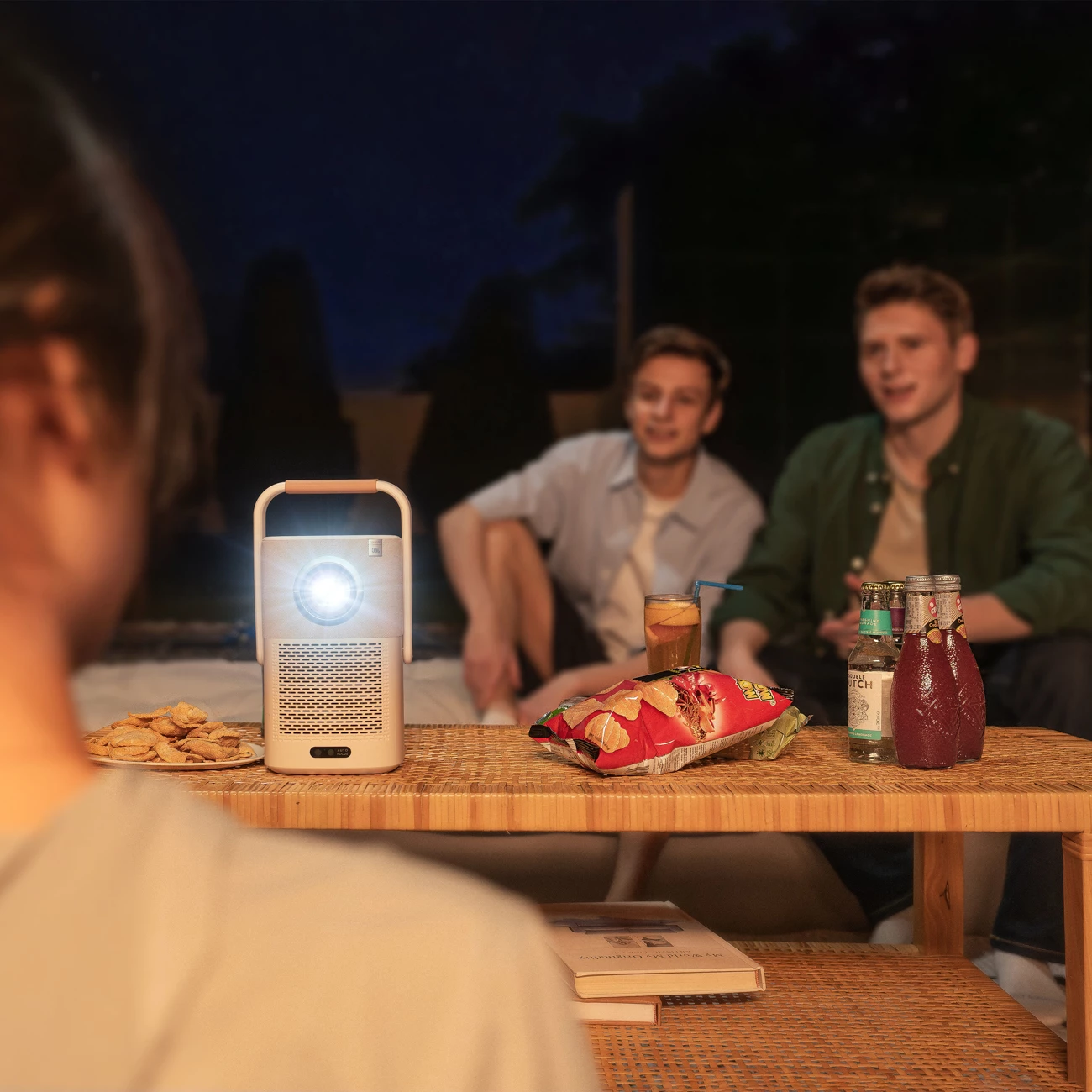 Projektor multimedia Yaber T2 Plus, Full HD 1080p, JBL Speakers, Google TV dongle, Bezhe