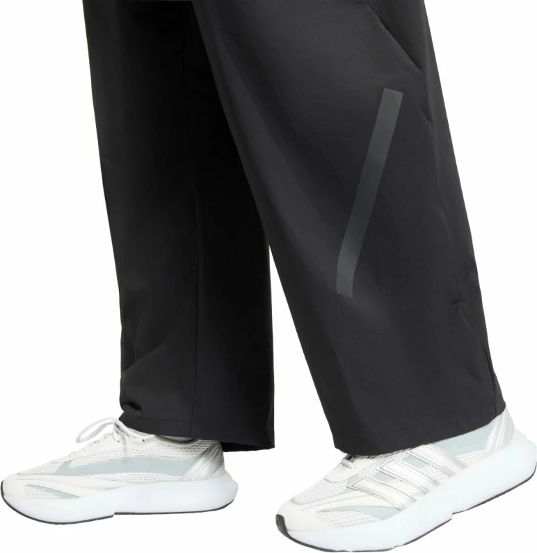 Pantallona sportive për femra adidas ZNE Woven KD8477, të zeza [Madhësia: M]