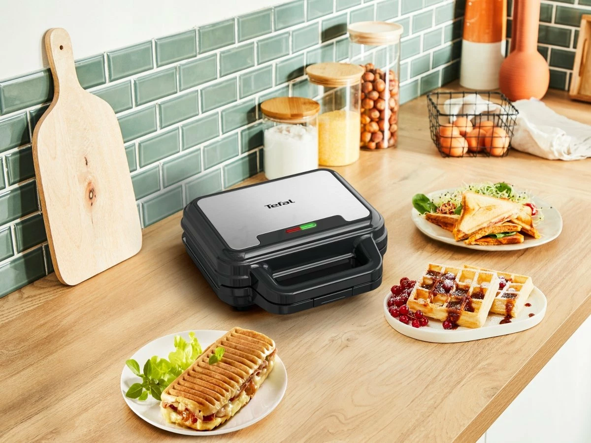 Tostier 3-në-1 Tefal UltraCompact SW383D10 700 W, 3 sete pllakash, i zi