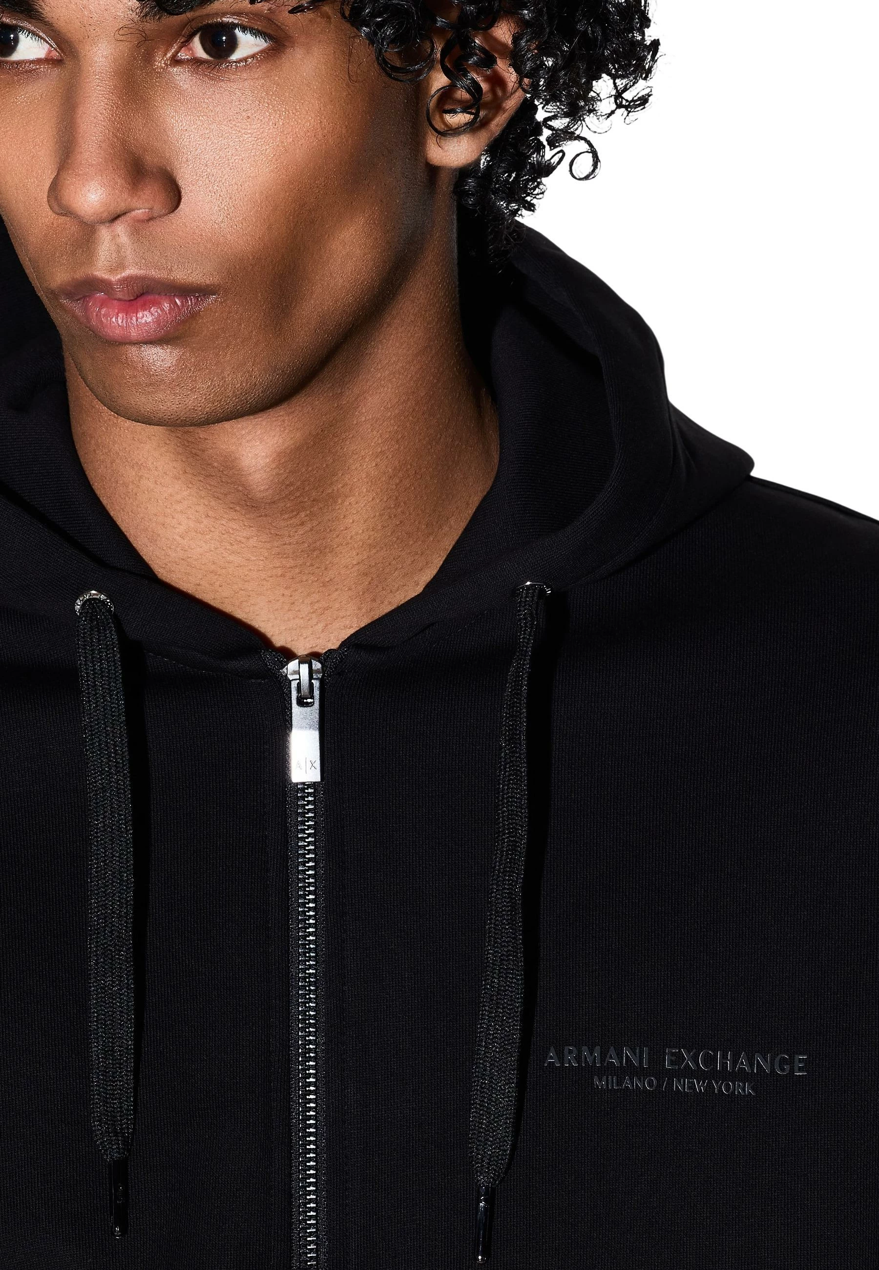 Duks me kapuç me zinxhir Armani Exchange XM001293 AF20934 për meshkuj, i zi [Madhësia: S]
